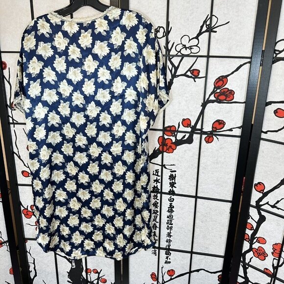Barbizon Vintage Navy Blue Satin Ivory Floral Flower Lace Night Gown Size L - Picture 4 of 4